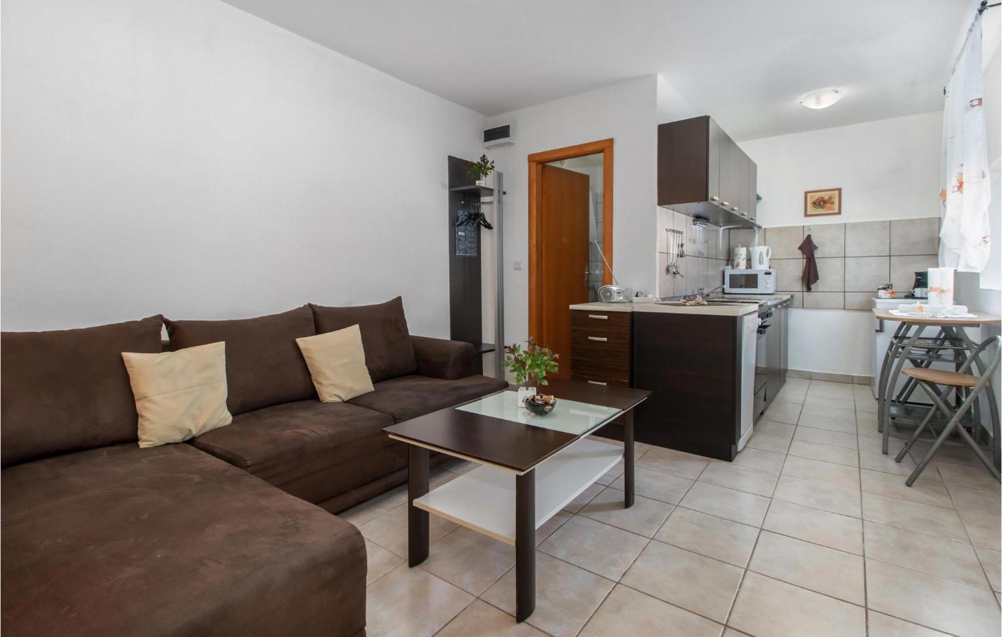 Nice Apartment In Smrika With Kitchen Esterno foto