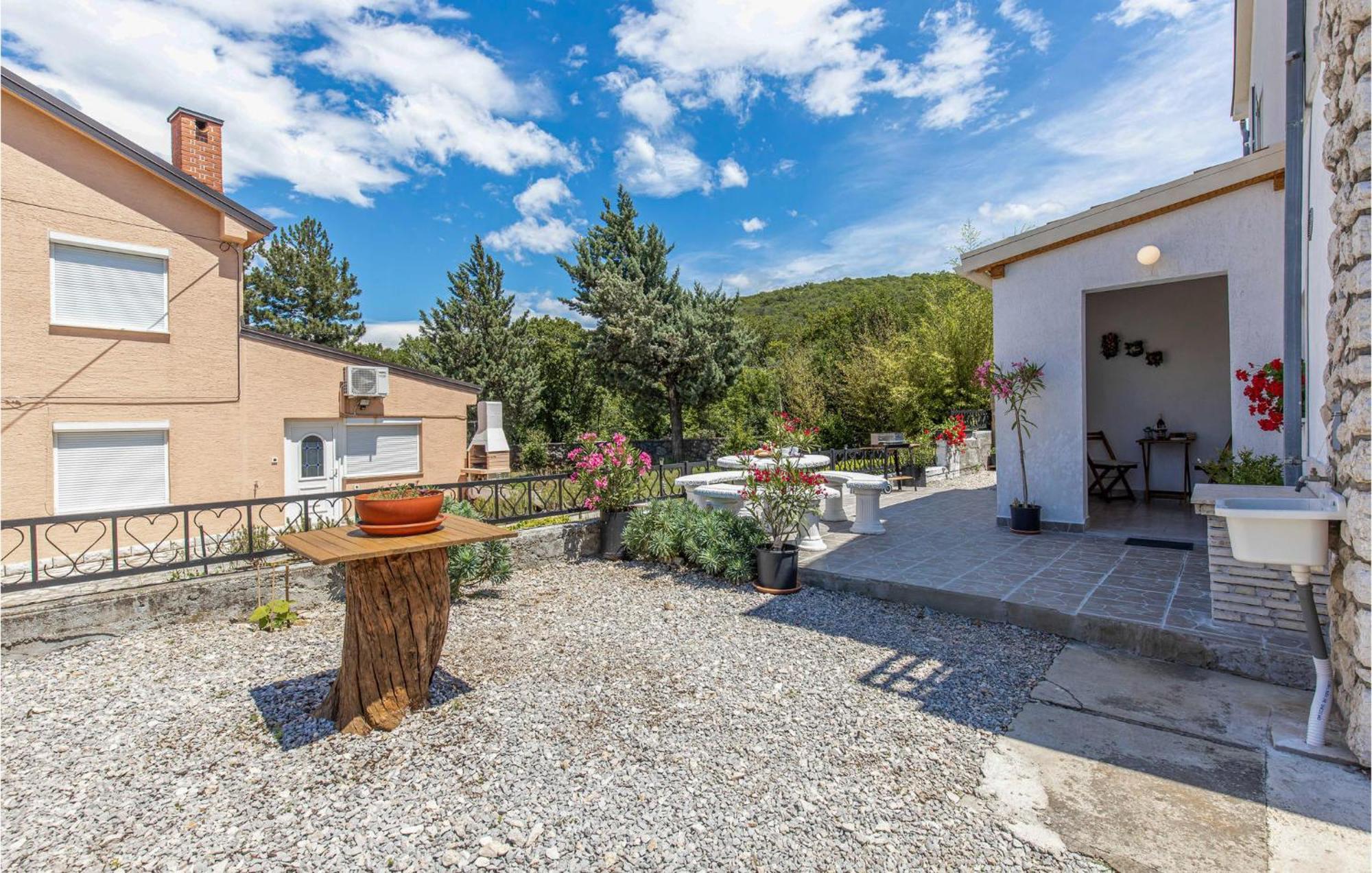 Nice Apartment In Smrika With Kitchen Esterno foto